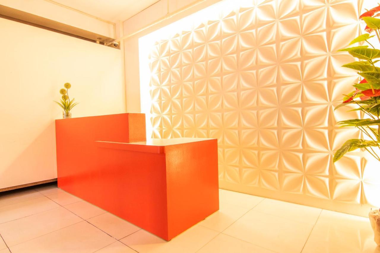 Oyo 578 Red Velvet Suites Μανίλα Εξωτερικό φωτογραφία