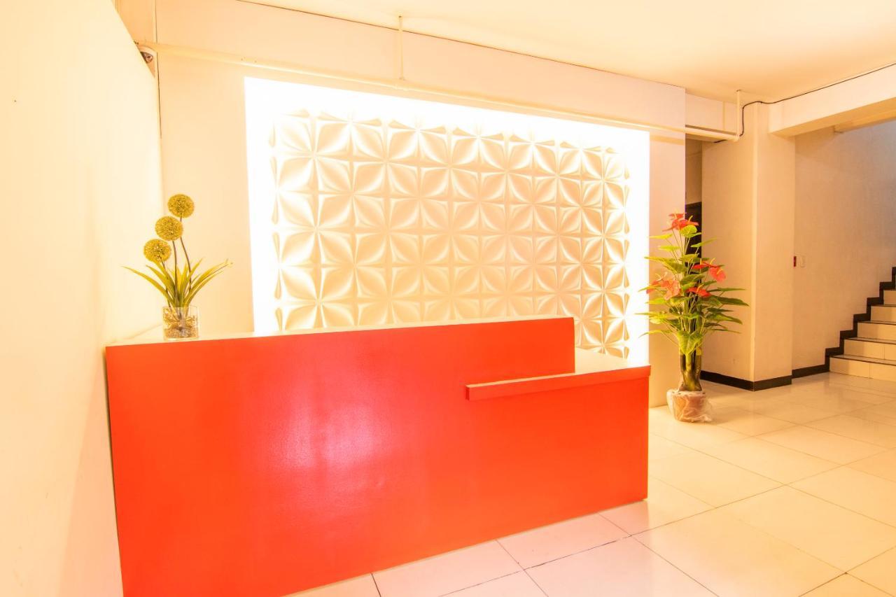 Oyo 578 Red Velvet Suites Μανίλα Εξωτερικό φωτογραφία